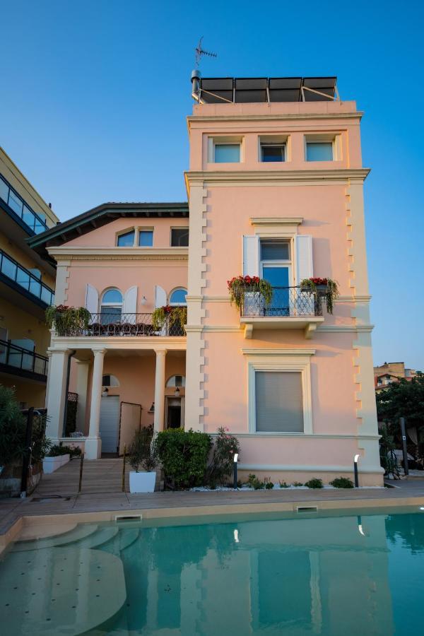 Villa Fiorita Каттоліка Екстер'єр фото