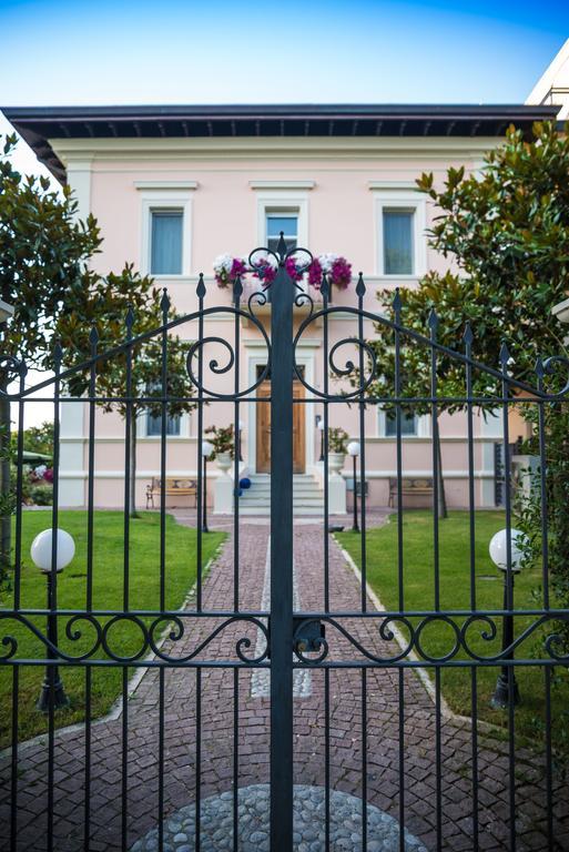 Villa Fiorita Каттоліка Екстер'єр фото